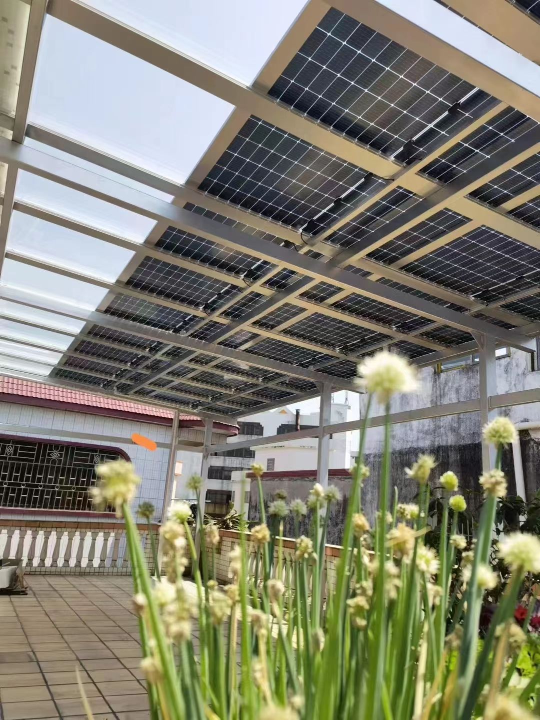 白山别墅家用屋顶太阳能发电系统安装